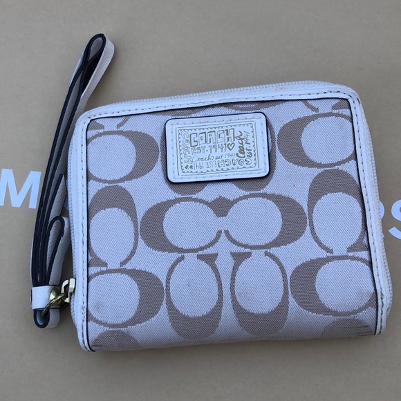 Coach Handbags - Coach wallet